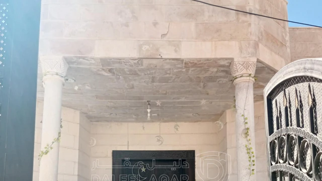 فيلا/منزل في عمان عين الباشا اسكان قاقيش مقابل مسجد الفاروق  - 105,000 دأ - صورة NaN