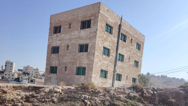مبنى في عمان ماركا خلف سجن ماركا  - 190,000 دأ - صورة NaN