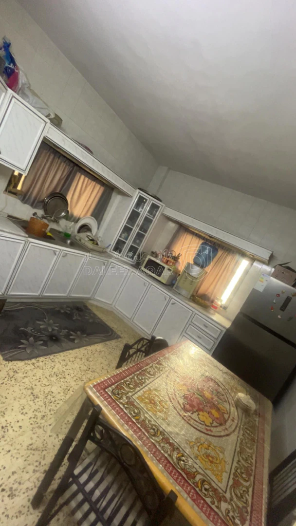 شقة في الزرقاء- حي رمزي  - 35,000 دأ - صورة 1