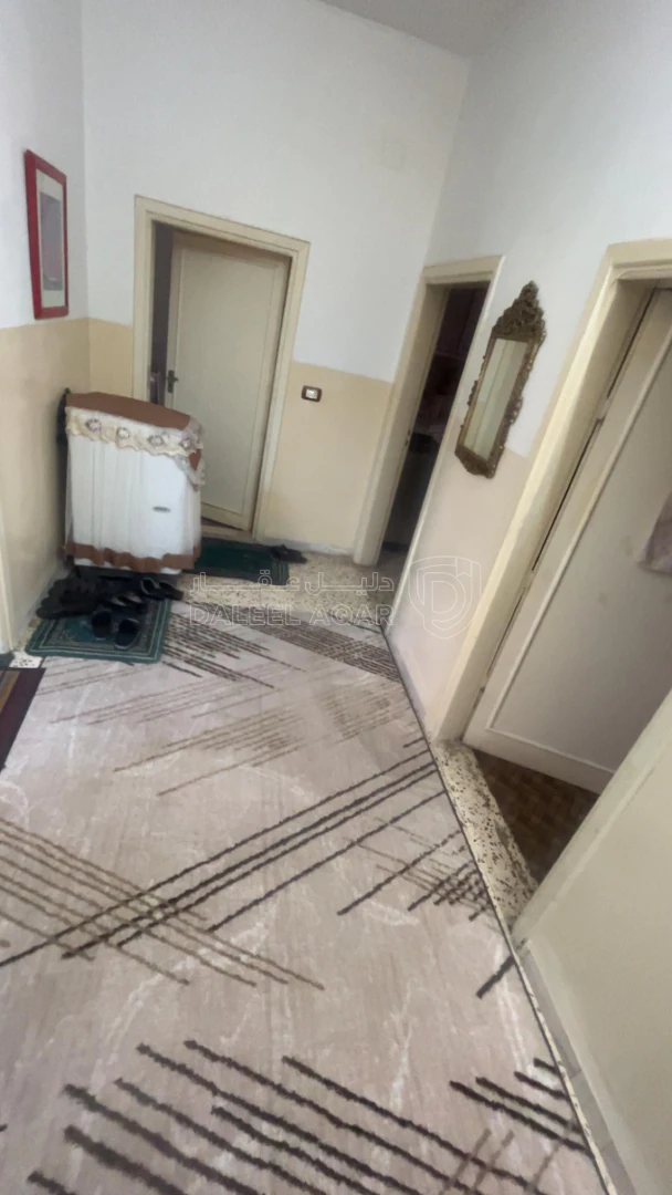 شقة في الزرقاء- حي رمزي  - 35,000 دأ - صورة 1