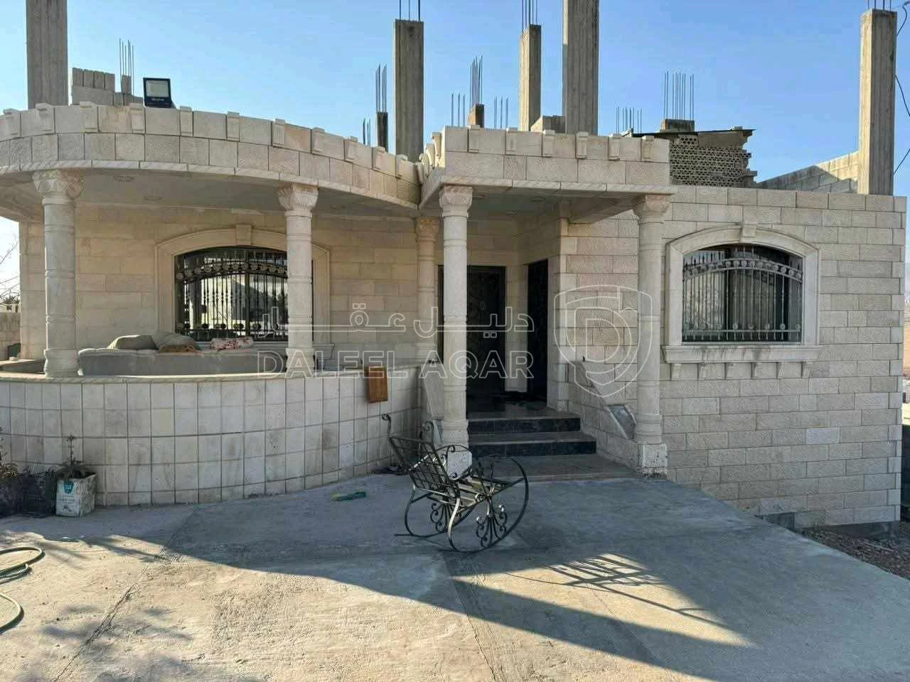 فيلا/منزل في الزرقاء السخنة بقرب مسجد ضرار بن الازور - 75,000 دأ - صورة 1