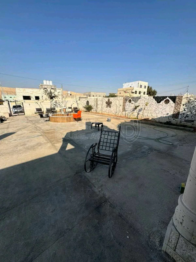 فيلا/منزل في الزرقاء السخنة بقرب مسجد ضرار بن الازور - 75,000 دأ - صورة 1