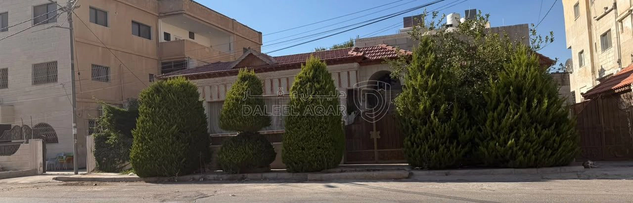 فيلا/منزل في اربد الحي الشرقي  - 165,000 دأ - صورة 1