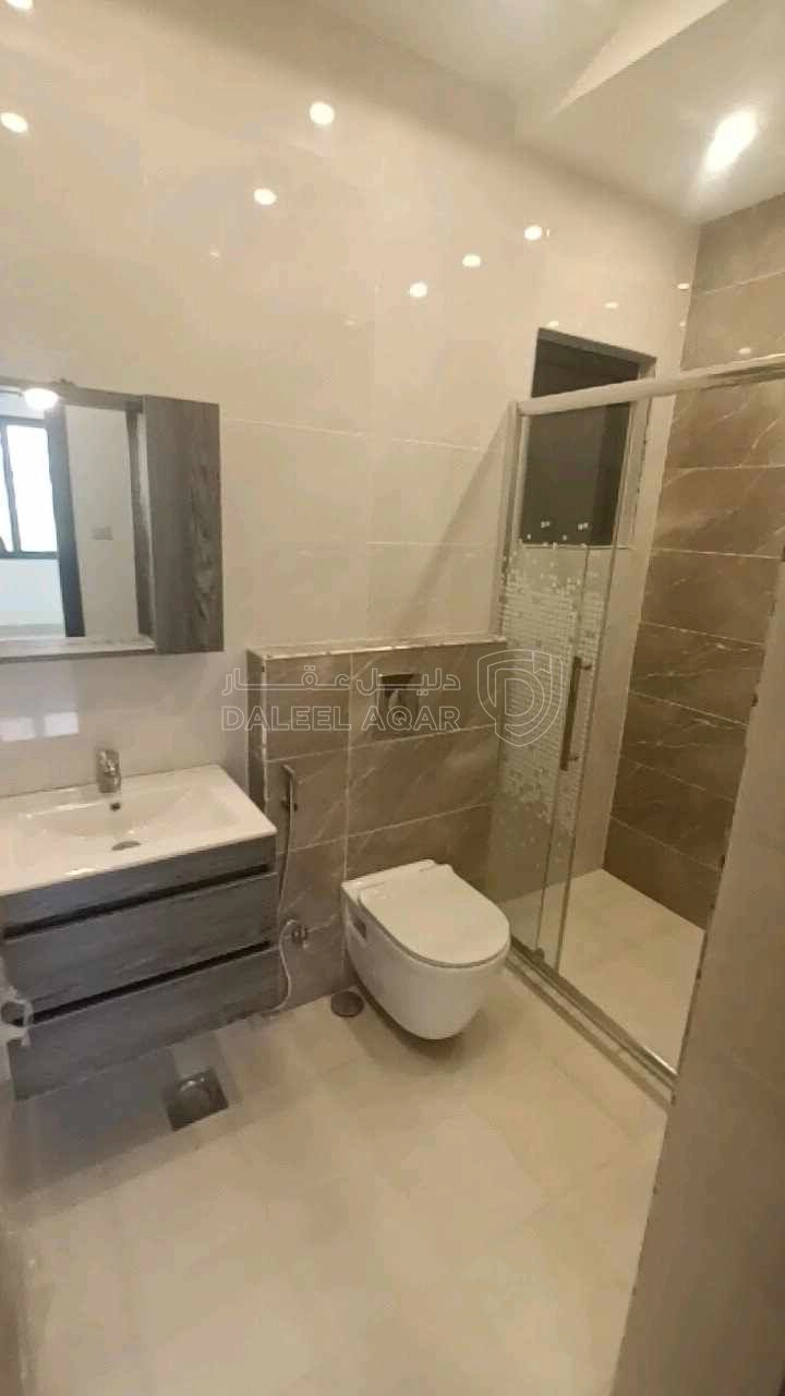 شقة في شقه شبه ارضى معلق للبيت - 75,000 دأ - صورة 1