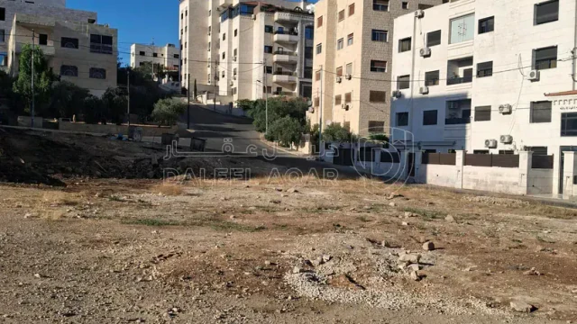 أرض - طبربور ، عين غزال ، خلف كازية توتال - 290000 دأ