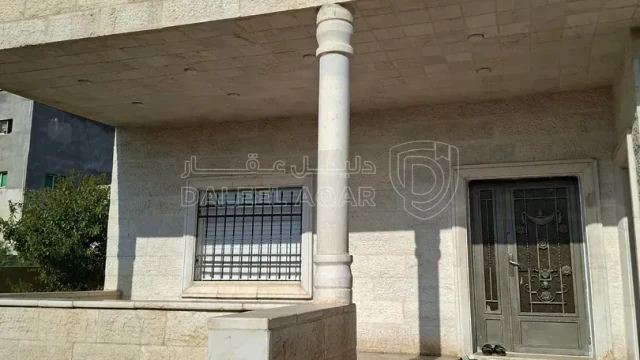 فيلا/منزل - اربد حي الطوال قرب المركز الصحي  - 90000 دأ