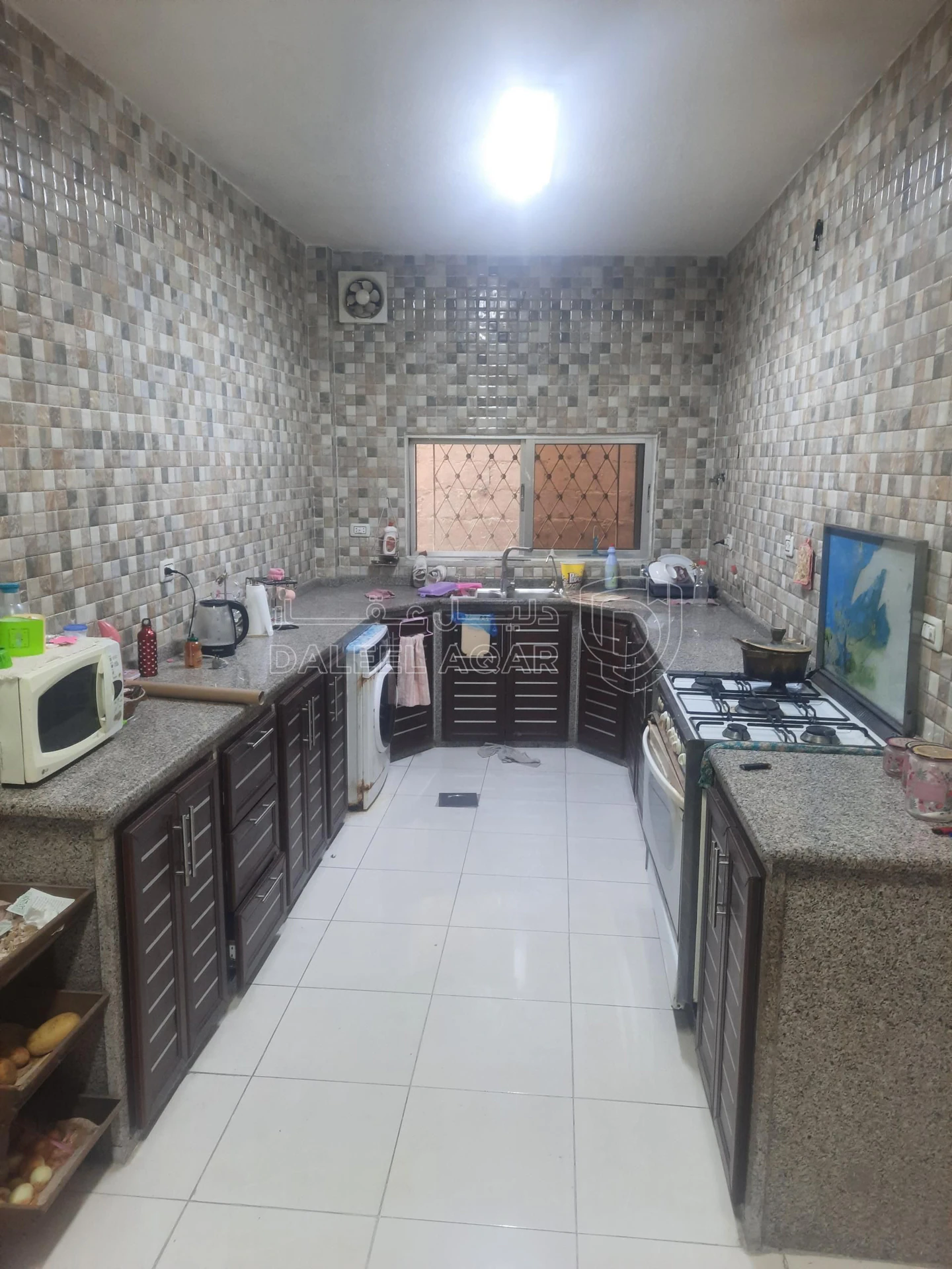 شقة في الزرقاء - 20,000 دأ - صورة 1