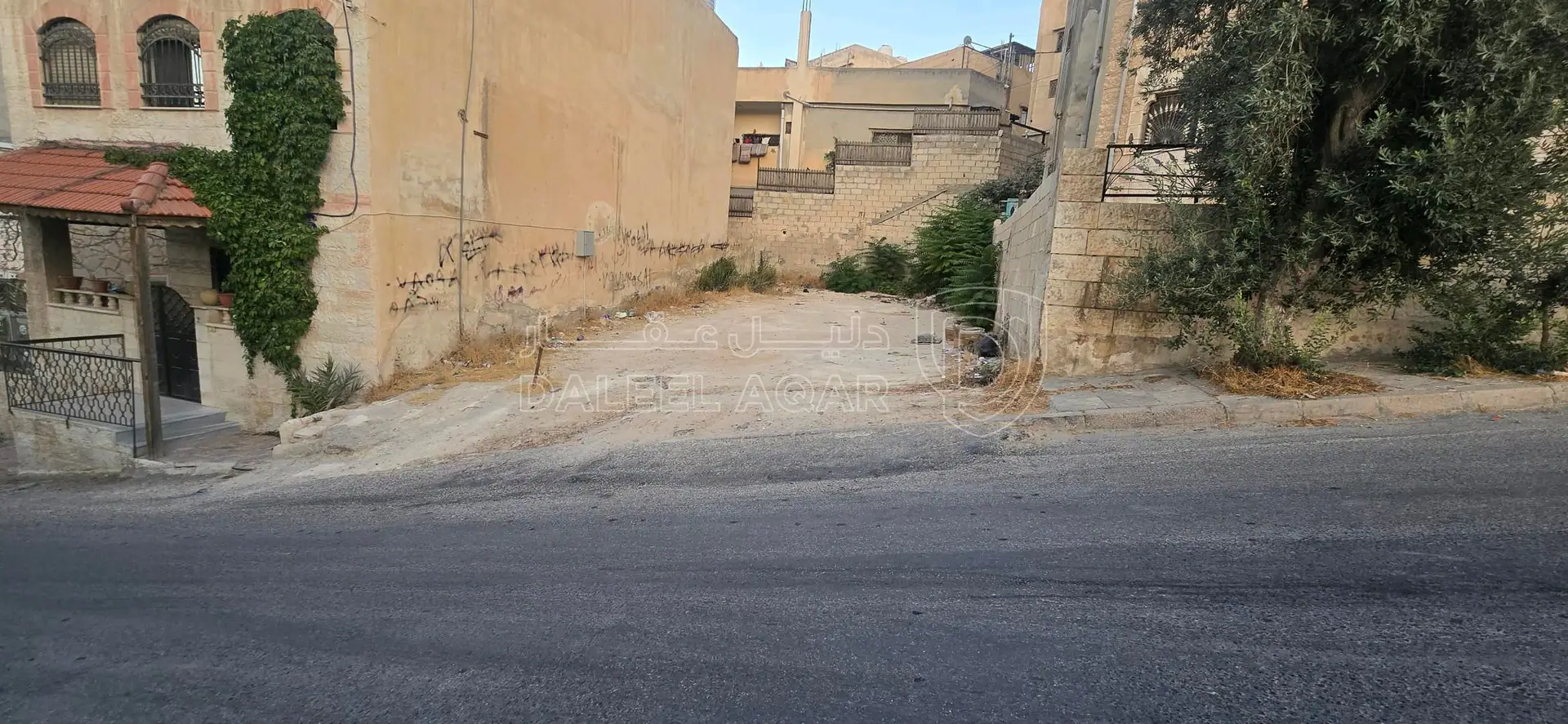 أرض في خلف البريد مقابل سوبر ماركت لينا  - 13,000 دأ - صورة 1