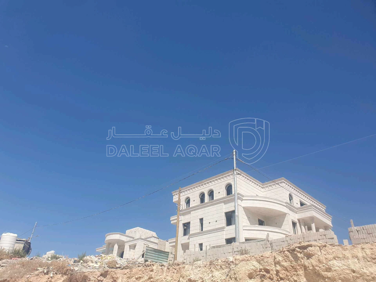 شقة في الجبيهه - 150,000 دأ - صورة 1