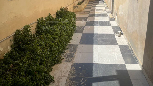 فيلا/منزل في الزرقاء حي الرشيد حي جعفر بقرب مسجد الرحمة  - 65,000 دأ - صورة NaN