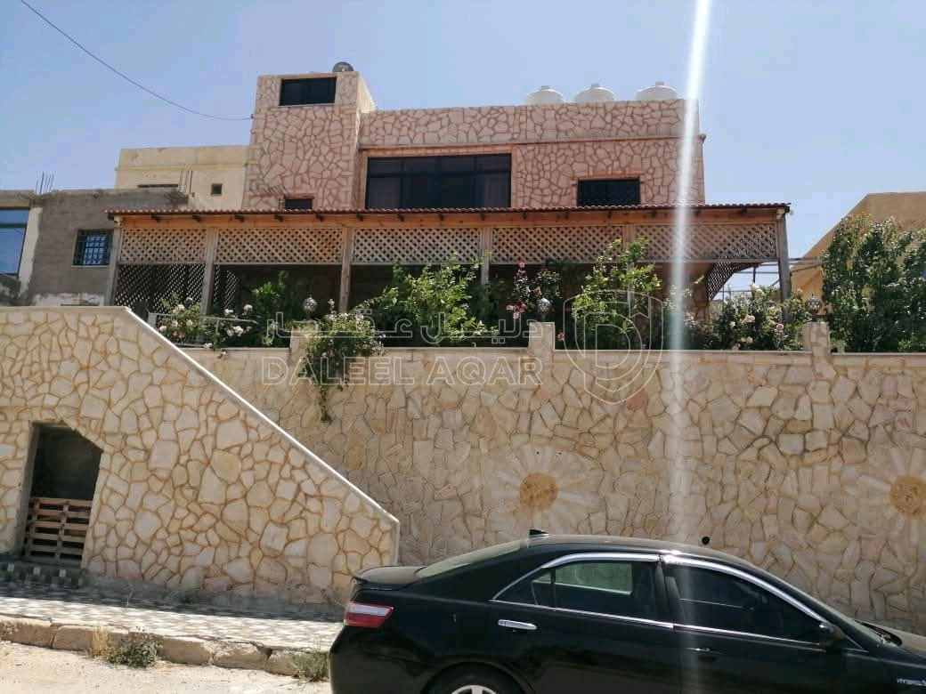 فيلا/منزل في ام رمانة بيرين قرب ملعب ام رمانة البلدي - 65,000 دأ - صورة 1