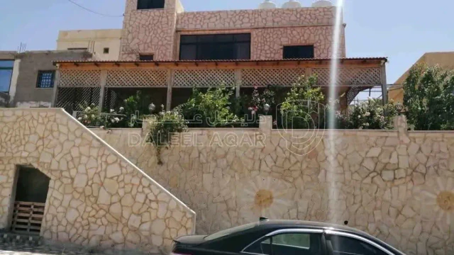 فيلا/منزل - ام رمانة بيرين قرب ملعب ام رمانة البلدي - 60000 دأ
