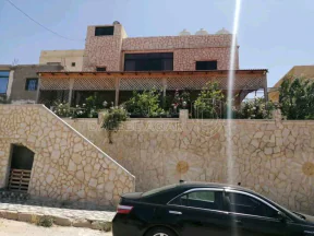 فيلا/منزل - ام رمانة بيرين قرب ملعب ام رمانة البلدي - 65000 دأ