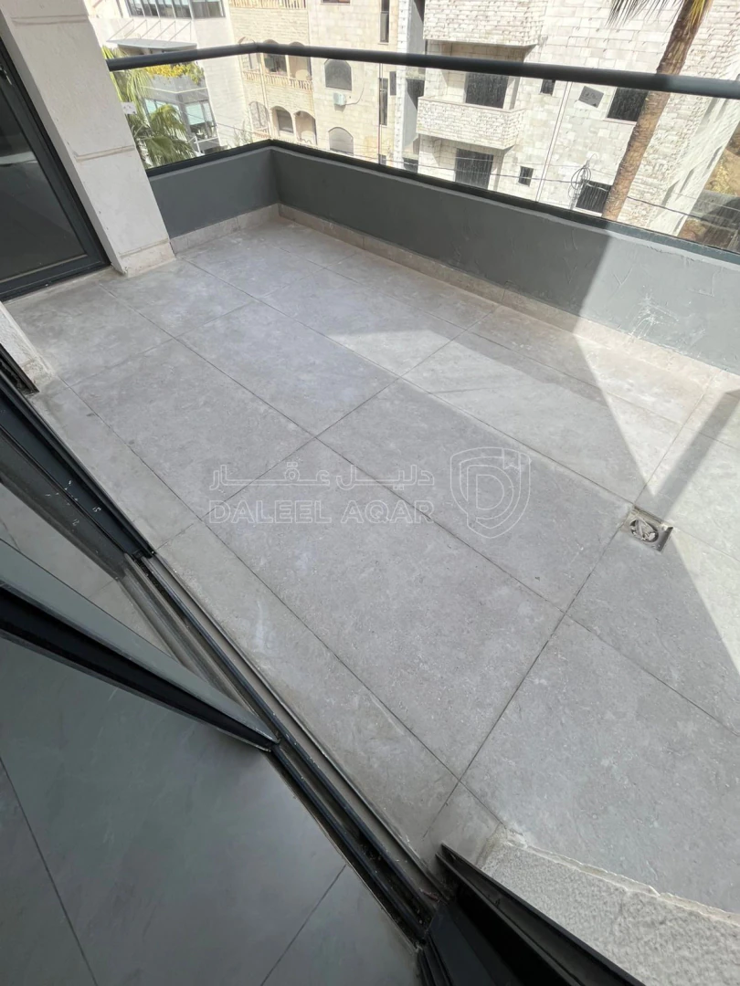 شقة في في خلدا قرب مدارس ساندس تشطيب ملوكي  - 146,000 دأ - صورة 1