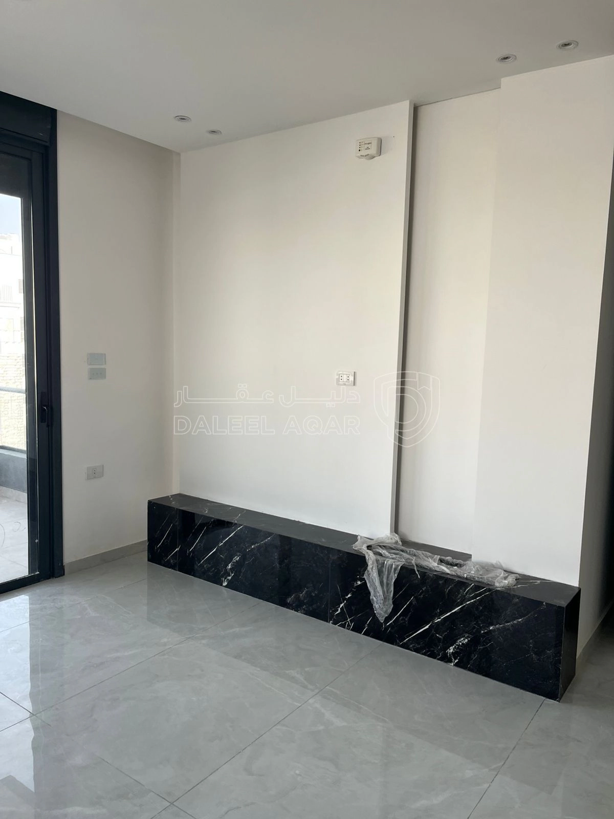 شقة في في خلدا قرب مدارس ساندس تشطيب ملوكي  - 146,000 دأ - صورة 1