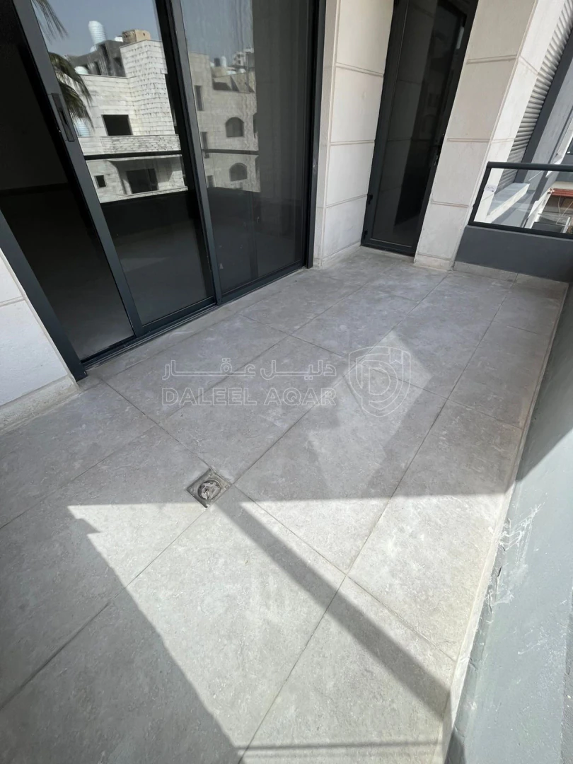 شقة في في خلدا قرب مدارس ساندس تشطيب ملوكي  - 146,000 دأ - صورة 1