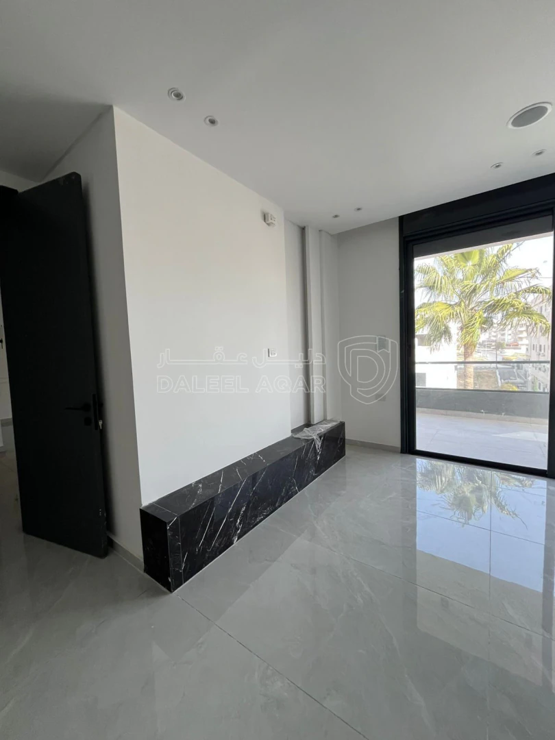 شقة في في خلدا قرب مدارس ساندس تشطيب ملوكي  - 146,000 دأ - صورة 1