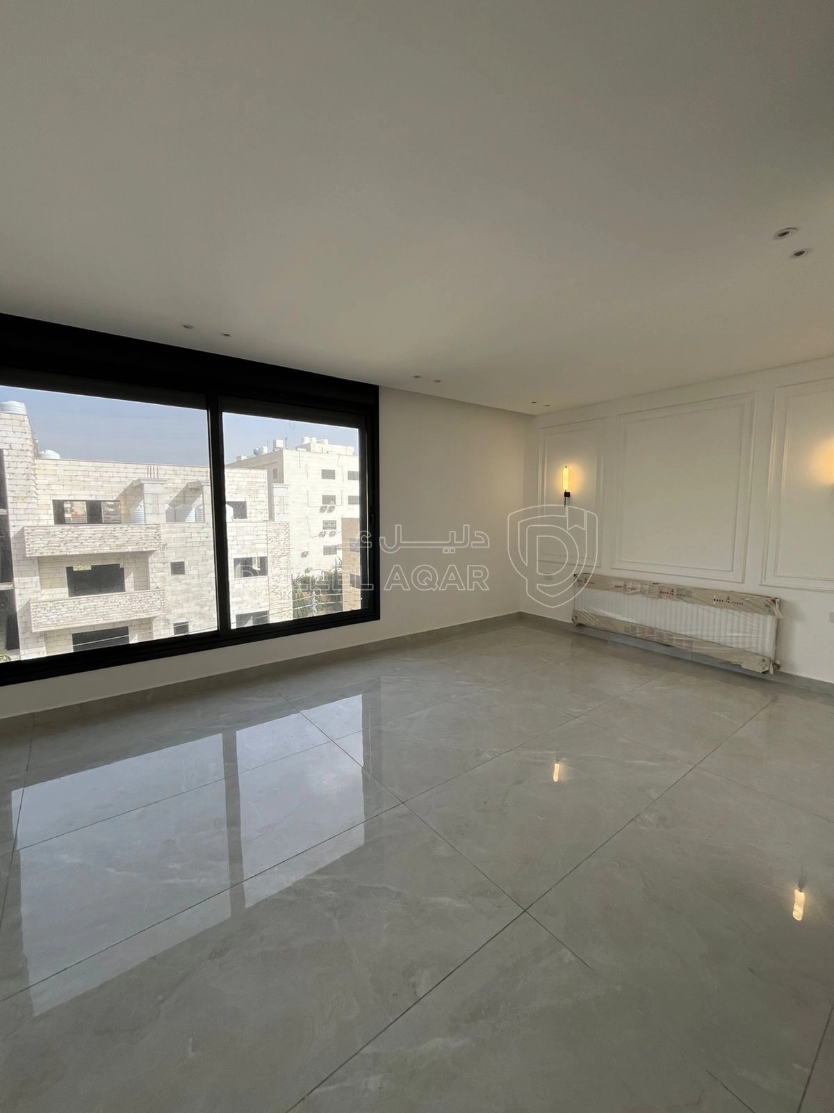 شقة في في خلدا قرب مدارس ساندس تشطيب ملوكي  - 146,000 دأ - صورة 1