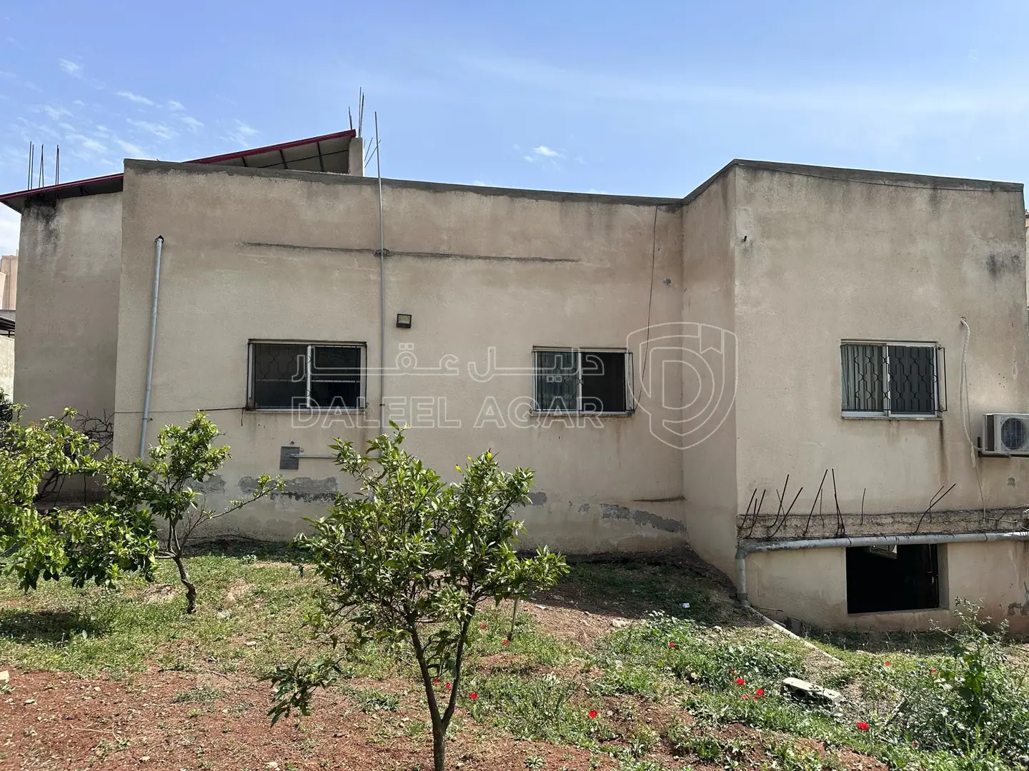 فيلا/منزل في اربد بيت راس . حيّ الاذاعه  - 130,000 دأ - صورة 1