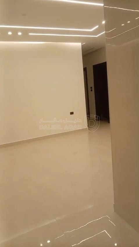 شقة في خلف جامعه البتراء - 120,000 دأ - صورة 1