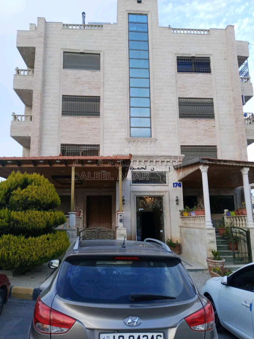 شقة في عمان ضاحية الرشيد قرب مركز صحي جبيهة مع روف  - 140,000 دأ - صورة 1