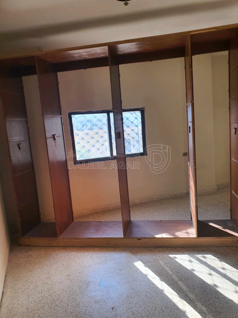 شقة في خريبه السوق قريب من ديوان العميان - 35,000 دأ - صورة 1