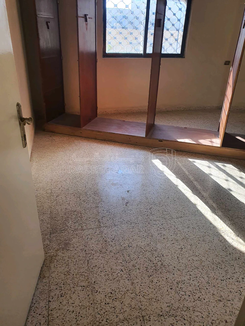 شقة في خريبه السوق قريب من ديوان العميان - 35,000 دأ - صورة 1