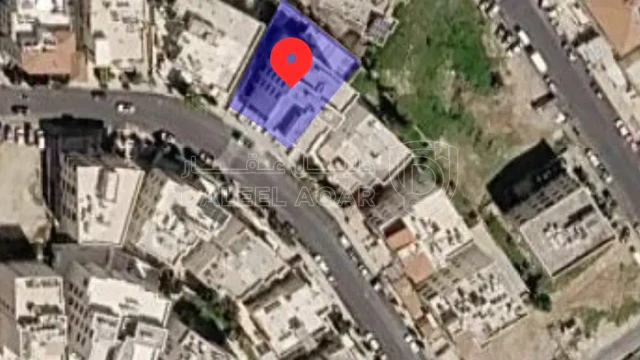 شقة - اخير مع رووف لا يعوض في منطقة الكرسي موقع فلل  - 165000 دأ