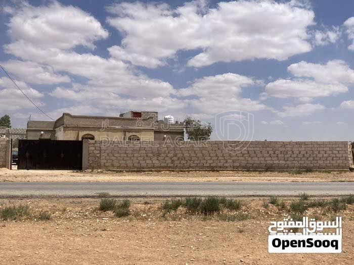 فيلا/منزل في منزل في منطقه الباعج - 21,000 دأ - صورة 1
