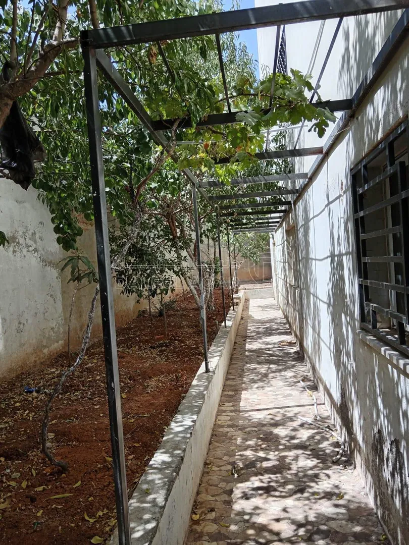 مبنى في منزل للبيع في الجويدة حي الباير - 175,000 دأ - صورة 1