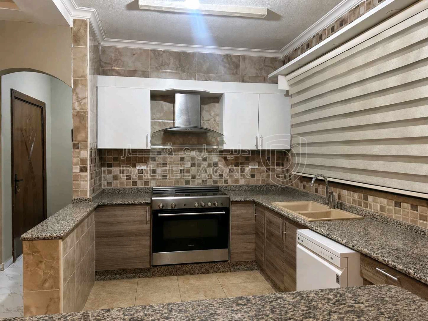 شقة في الذراع  الوسطاني خلف سوبر ماركت الكرمل - 85,000 دأ - صورة 1