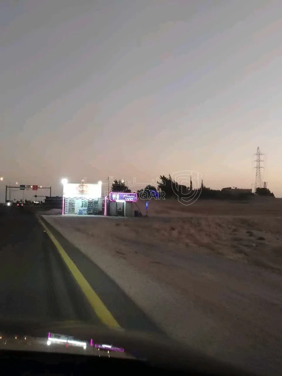 أرض في للإستثمار، الطريق الصحراوي الرئيسي، الدامخي - 86,250 دأ - صورة 1