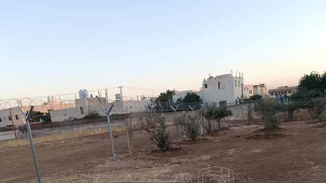 أرض في عمان جاوا قطعة على شارعين - 80,000 دأ - صورة NaN