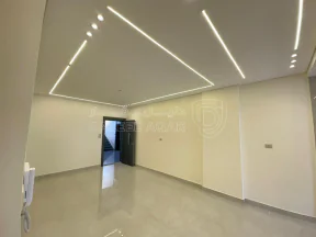 شقة في تبعد 2.5 عن شارع المطار - 55,000 دأ - صورة NaN