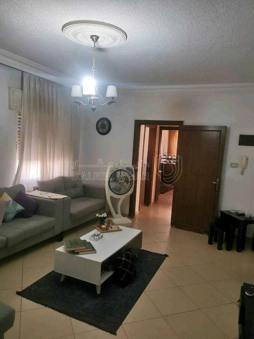 فيلا/منزل في عمان خلدا ،مقابل مفروشات شهوان مباشره  - 450,000 دأ - صورة 1