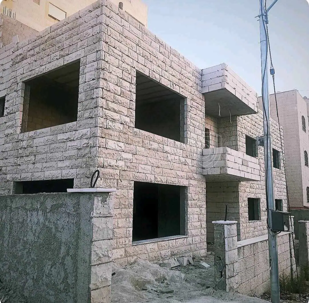فيلا/منزل في  طبربور - 125,000 دأ - صورة 1