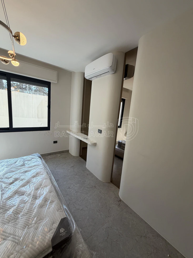 شقة في الحمر بجانب القصور الملكيه/الاسطبلات الملكيه - 240,000 دأ - صورة 1