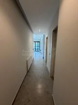 شقة في الحمر بجانب القصور الملكيه/الاسطبلات الملكيه - 240,000 دأ - صورة NaN