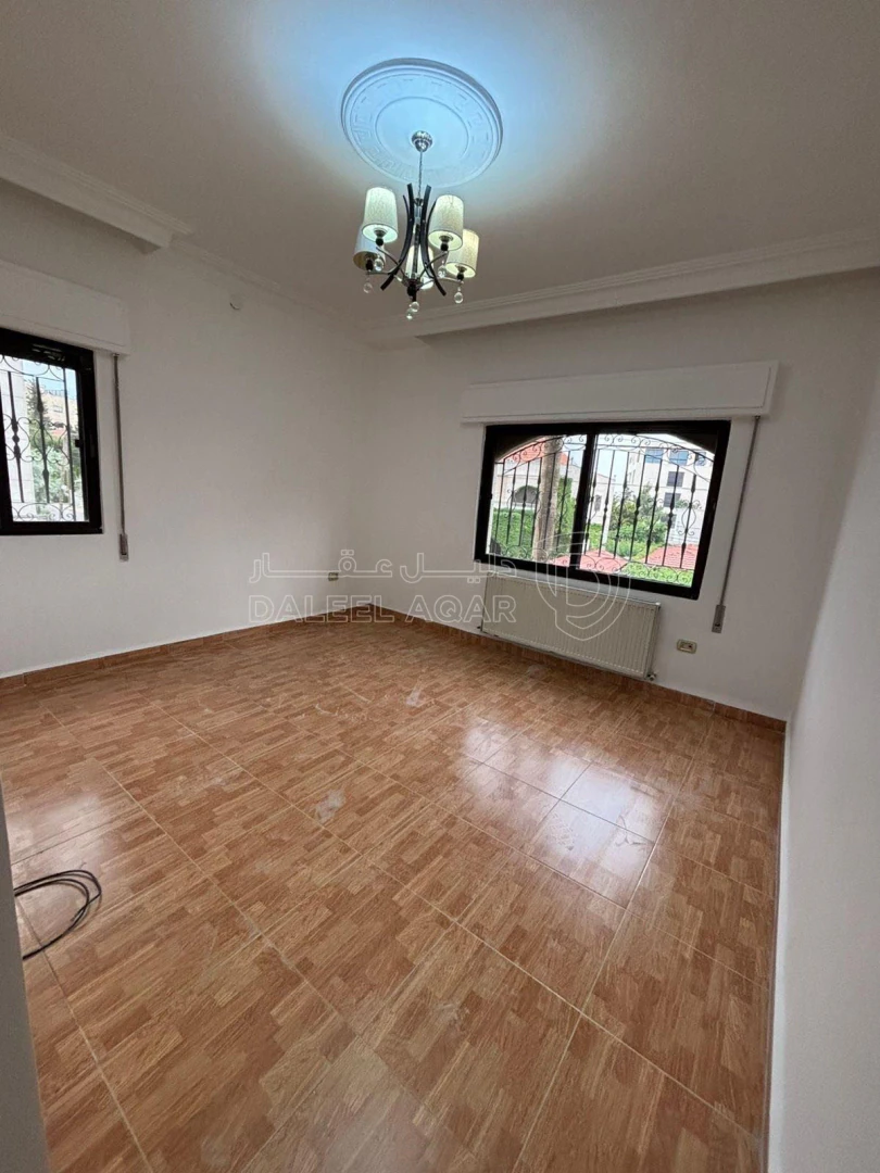 شقة في شقة سكنية للبيع في أرقى احياء أم أذينة – موقع مميز - 130,000 دأ - صورة 1