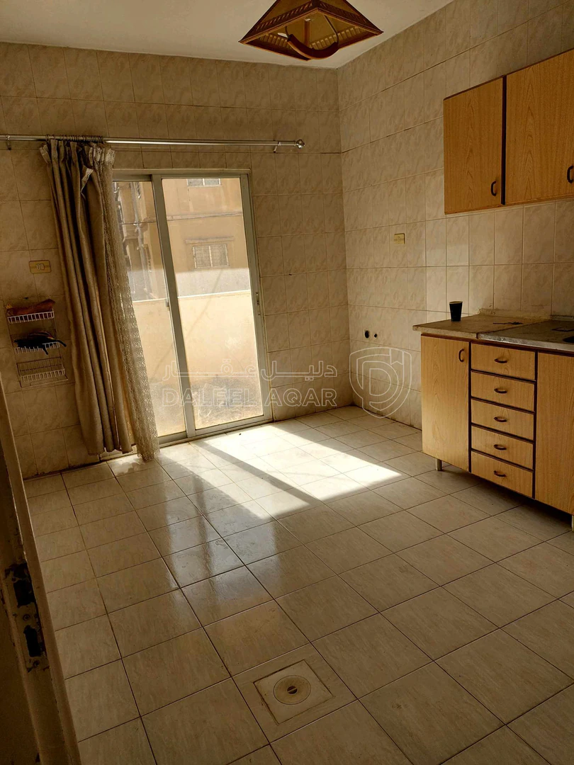 شقة في البيادر حي الرونق مقابل التنمية الاجتماعية  - 55,000 دأ - صورة 1