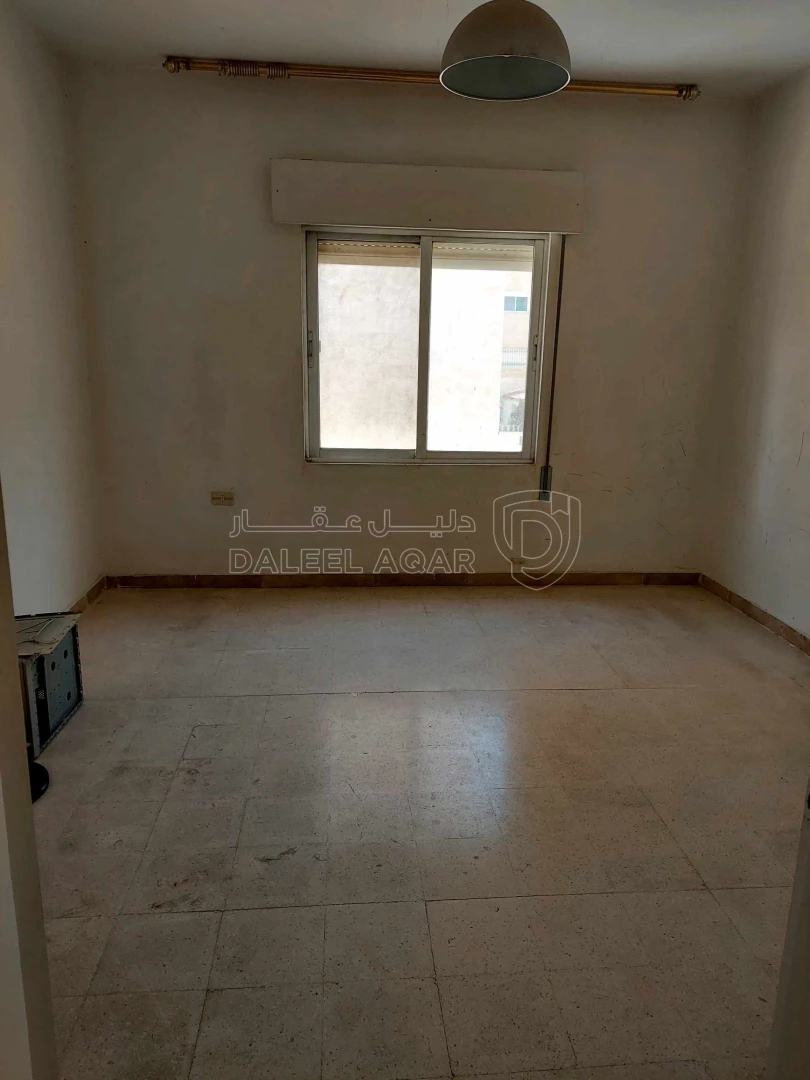 شقة في البيادر حي الرونق مقابل التنمية الاجتماعية  - 55,000 دأ - صورة 1