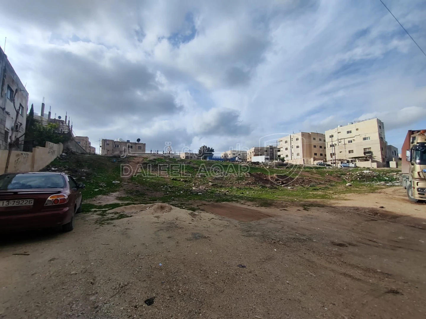 أرض في قطعتين ارض سكنيتين للبيع معا في الجويدة   - 300,000 دأ - صورة 1