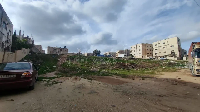 أرض - قطعتين ارض سكنيتين للبيع معا في الجويدة   - 300000 دأ