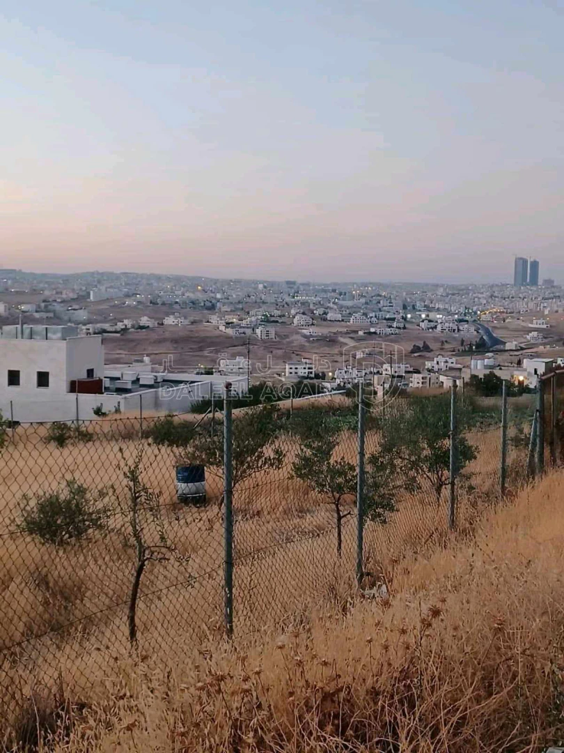 أرض في مرج الحمام الباحث / الطبقه - 300,000 دأ - صورة 1