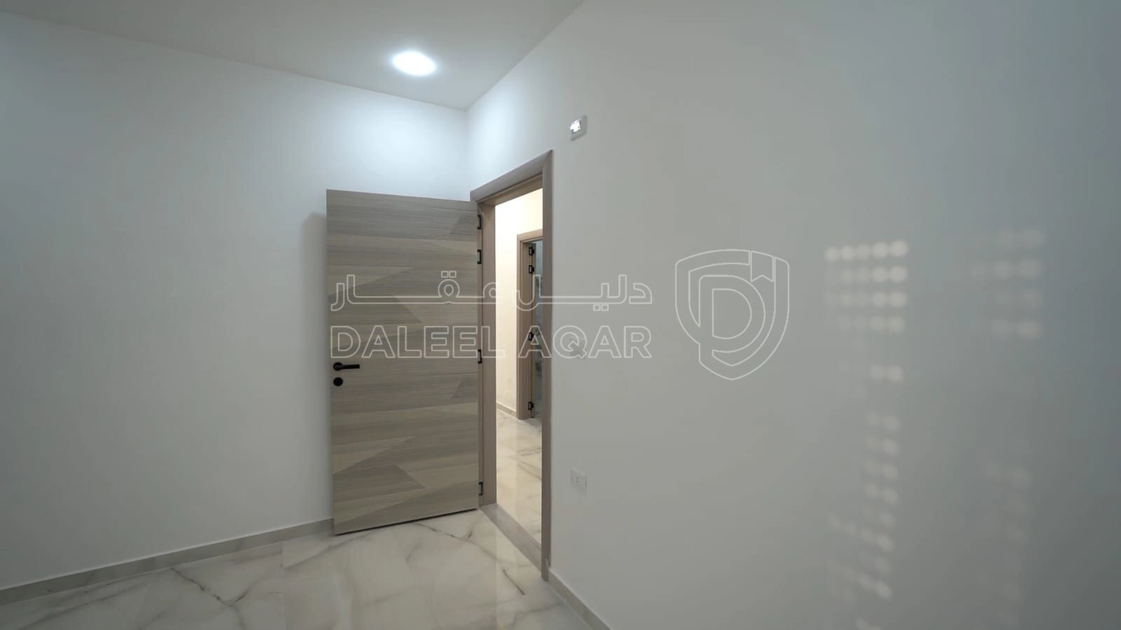 شقة في الزرقاء - مدينة الشرق - ضاحية الاميرة سلمى  - 59,000 دأ - صورة 1