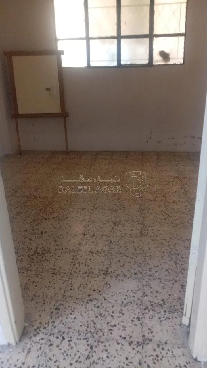 فيلا/منزل في الزرقاء حي الحسين شارع شامل  بقالة ابو ياسين - 25,000 دأ - صورة 6