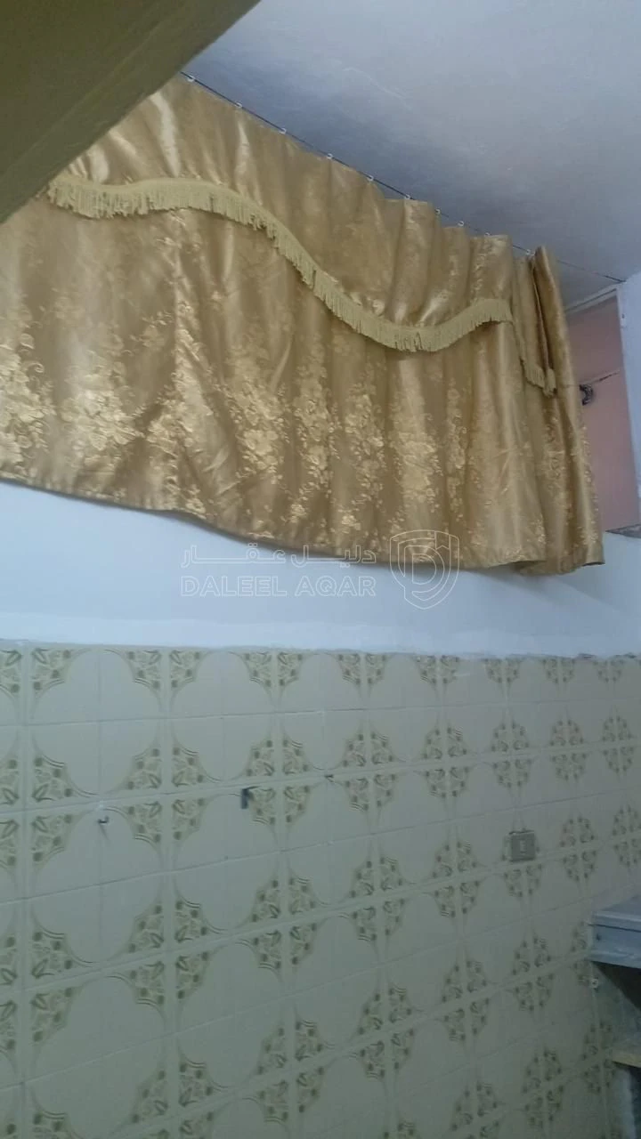 فيلا/منزل في الزرقاء حي الحسين شارع شامل  بقالة ابو ياسين - 25,000 دأ - صورة 9