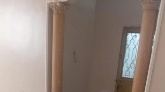 فيلا/منزل في الزرقاء حي الحسين شارع شامل  بقالة ابو ياسين - 25,000 دأ - صورة NaN