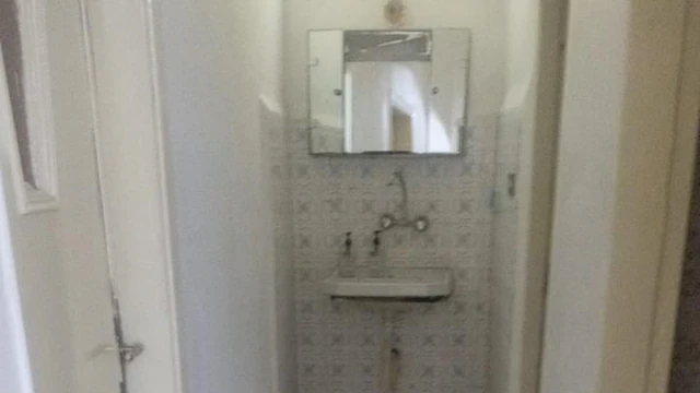 فيلا/منزل في الزرقاء حي الحسين شارع شامل  بقالة ابو ياسين - 25,000 دأ - صورة NaN