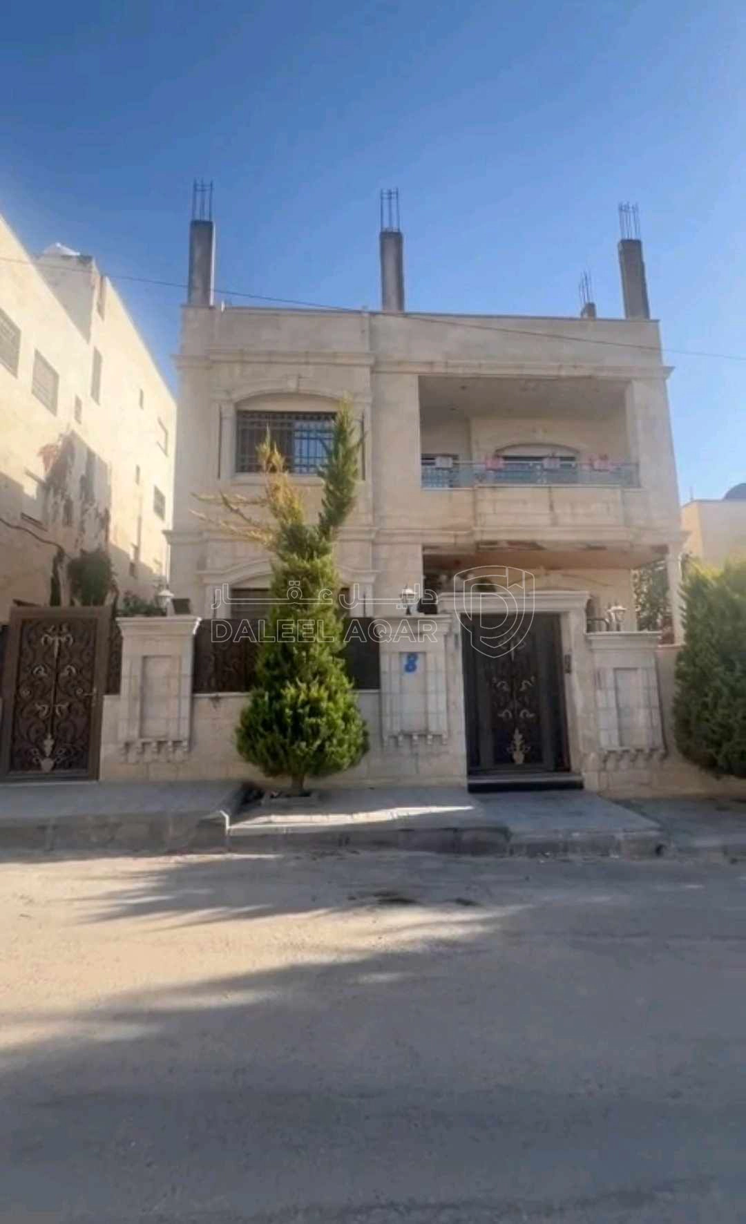 فيلا/منزل في عمان البنيات قرب مسجد الرحمه  - 250,000 دأ - صورة 1